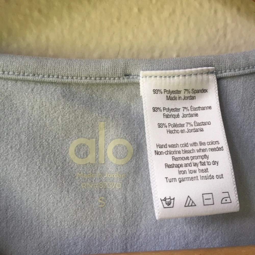 ALO Yoga Vixen Tank Top in Blue